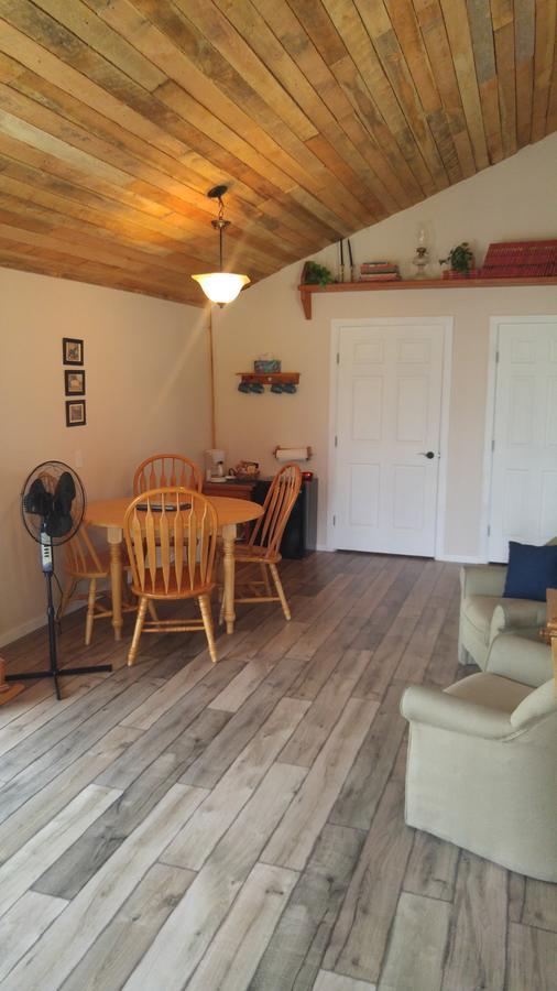 Wolfwood Guest Ranch Villa Clearwater Exterior photo